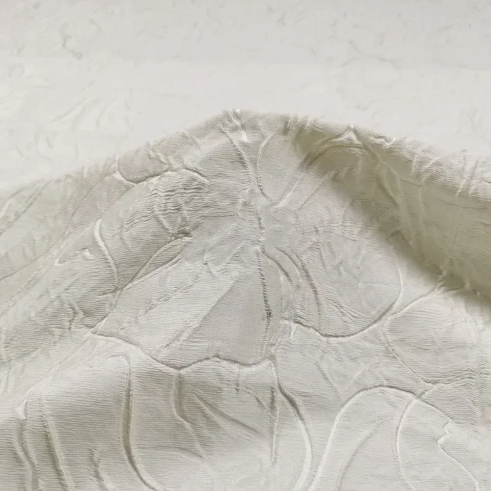 

Жаккардовая ткань с окрашенной пряжей для вышивки, однотонная, с тисненым темным цветочным узором, для платья принцессы, ткань для шитья своими руками, продается на метры