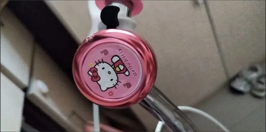 5*5 سنتيمتر مرحبا كيتي دراجة جرس دراجة أطفال الكرتون لطيف جرس المعادن جهاز إنذار للتحذير الدراجات المقود جرس السلامة الدراجات اكسسوارات