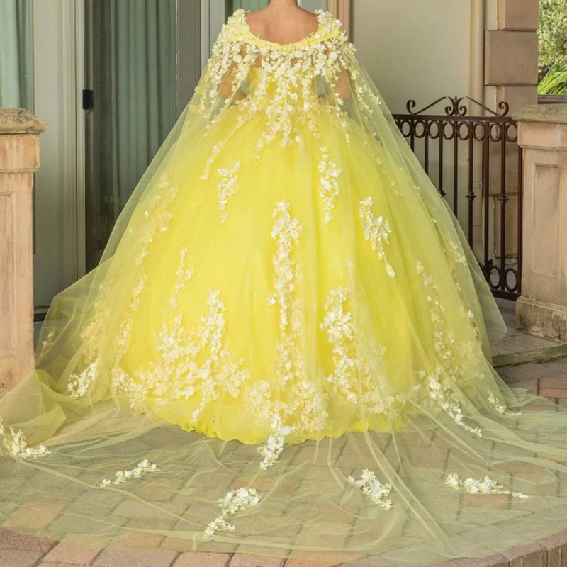 

Mexican Luxury Yellow 15 Girl Quinceanera Dresses With Cape Lace Applique Ball Gown Prom Birthday Party Dress Pageant Wear 16