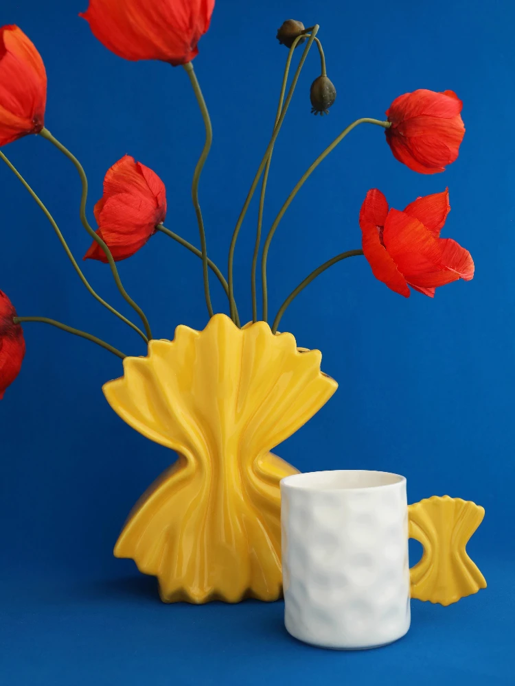 Ornements de vase à pâtes créatifs nordiques, vases en céramique uniques et tasses à café, décorations d'arrangement floral de bureau de salon