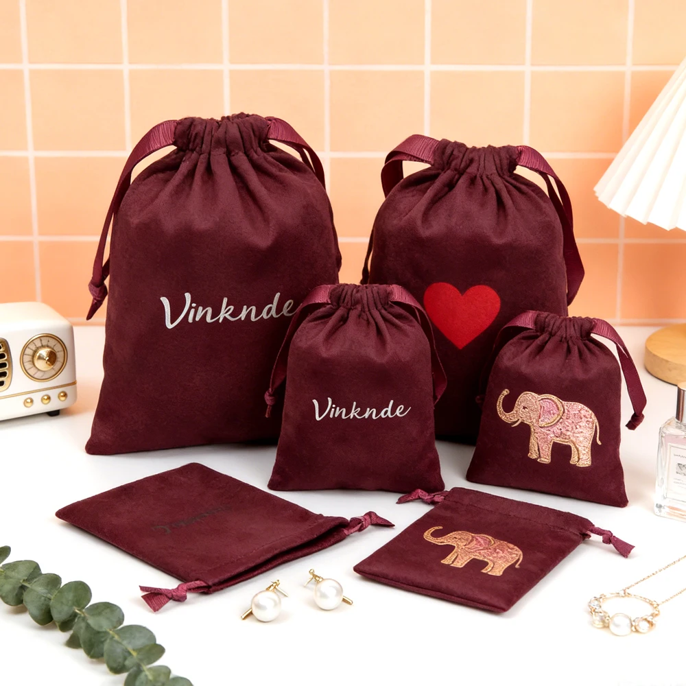 

100 шт. бордовых фланелевых подарочных мешочков для украшений с индивидуальным логотипом, бархатные упаковочные мешочки на шнурке для свадеб, вечеринок, конфет