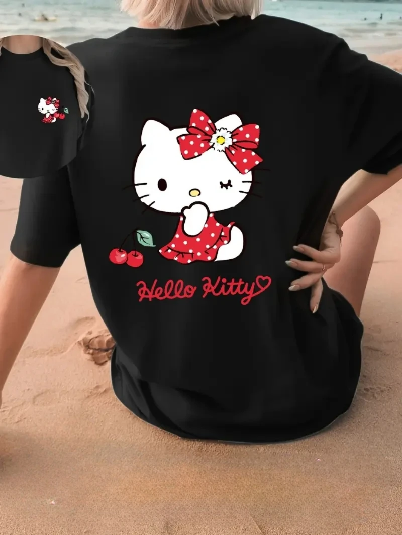 เสื้อยืดไหล่ตกพิมพ์ลายซานริโอ เฮลโล คิตตี้เสื้อคอกลมแขนสั้นลำลองทรงหลวมสำหรับเสื้อผ้าผู้หญิงฤดูใบไม้ผลิและฤดูร้อน