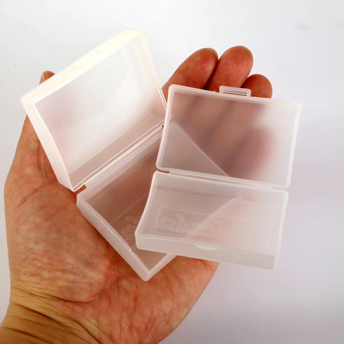 Жесткий пластиковый чехол для хранения батарей камеры