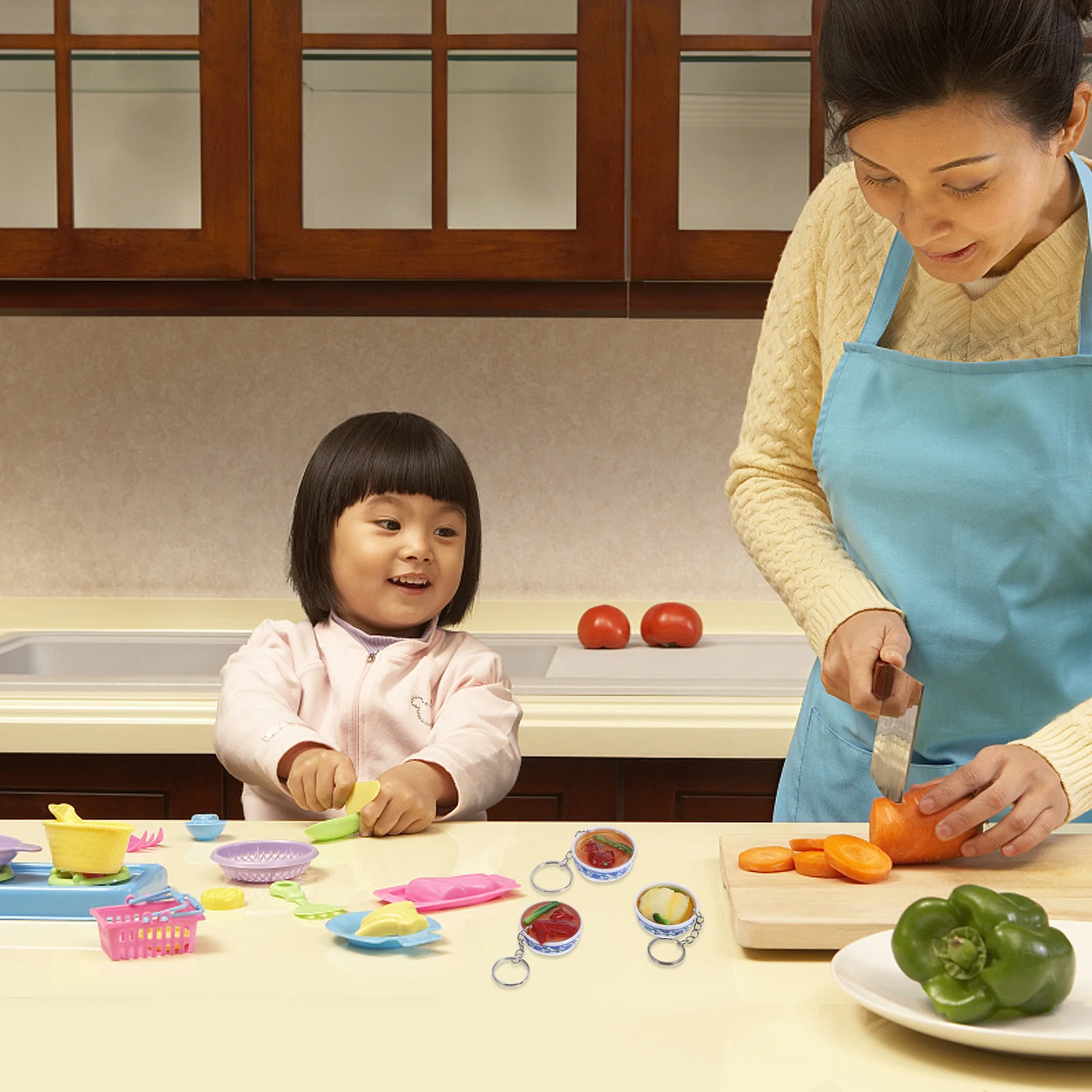 

10Pcs Children's Pretend Food Key Chain Mini Noodle Pendant for Bag Car Key Holder Simulation Kitchen Decor Resin Craft Gift