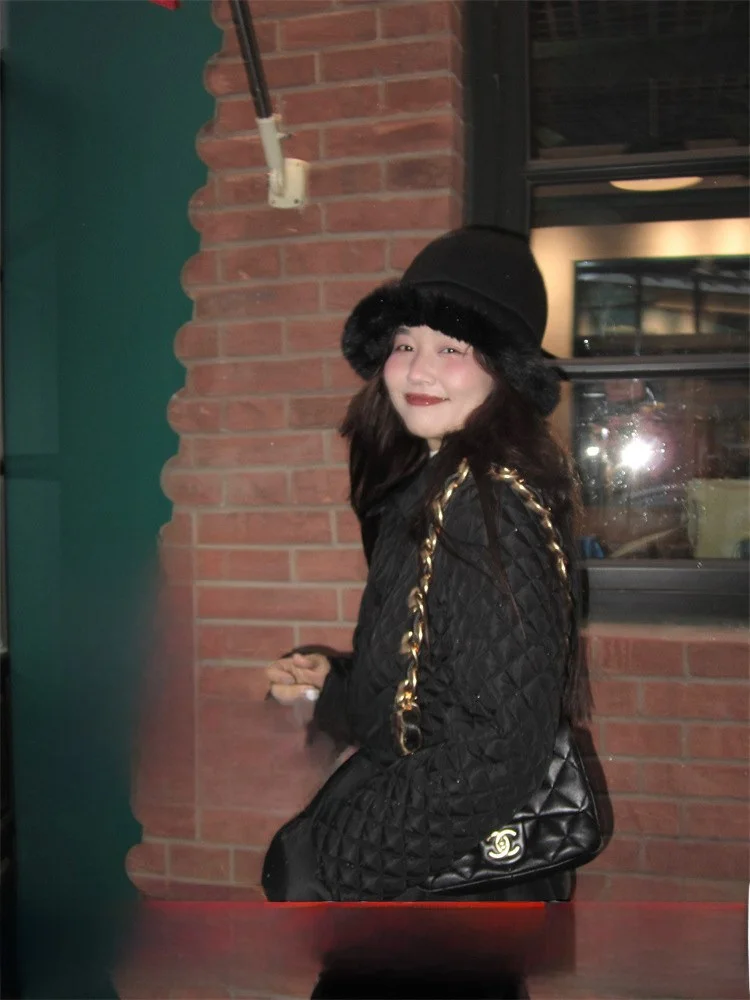 

Женская утепленная зимняя куртка с меховым воротником, приталенная, для повседневной носки, 90% пуха