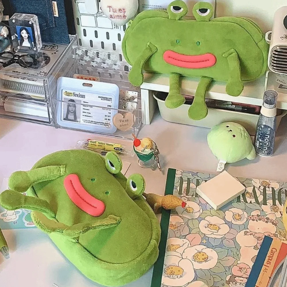 

Забавный настольный органайзер: пенал-косметичка «Гигантская лягушка» с большим отделением, вместительный, на молнии, для школы и офиса