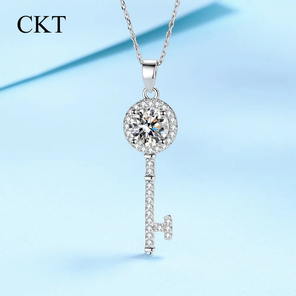 

CKT Fine Jewelry 18K Gold Necklaces Women Valentine's Day Pendant Key 0.5/1ct Moissanite Diamond Girl Birthday Gift Daughter