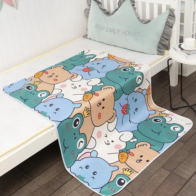 Almohadilla de orina de dibujos animados para recién nacido, alfombrilla de cama portátil de doble cara, impermeable, lavable, cambiador de pañales, productos de pañales para niños