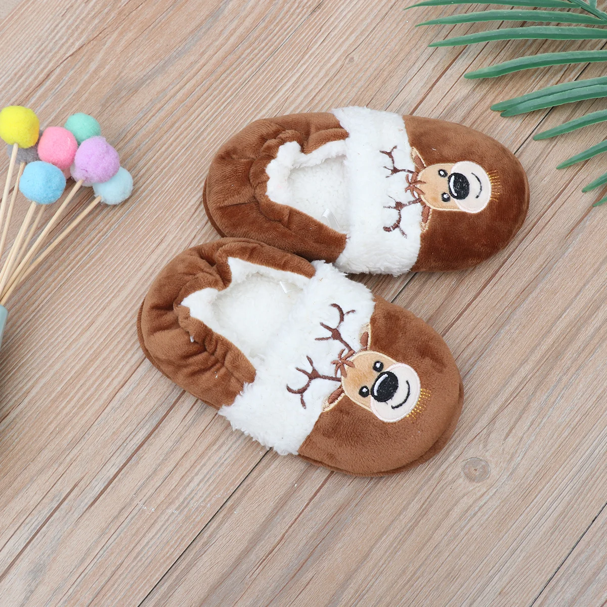 

1 Pair Anti-Slip Cotton Slippers Christmas Elk Pattern Warm Indoor Kids Shoes 17/18 Brown 17.5Cm Children Indoor Winter Slipper