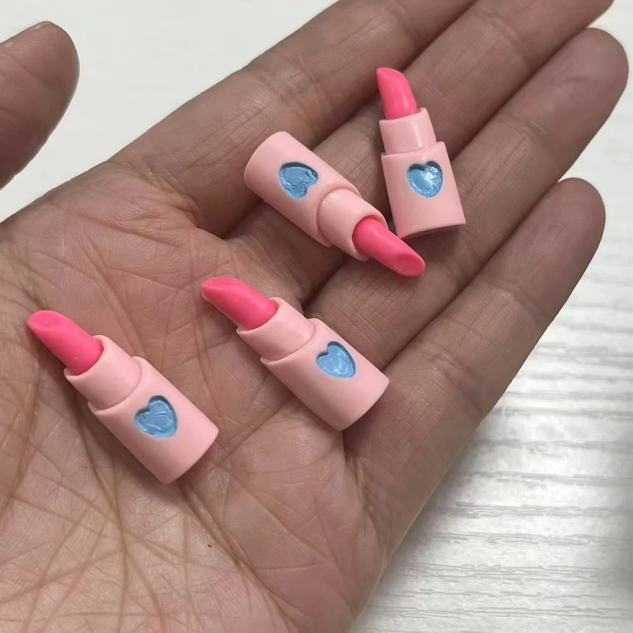 10 قطعة Kawaii الساخن الحلو الأحمر الوردي كبير لامع الشفاه Soild اللون أحمر الشفاه زجاجة عطر الراتنج الفن سحر ديكور Diy بها بنفسك غير المرغوب فيه جراب هاتف