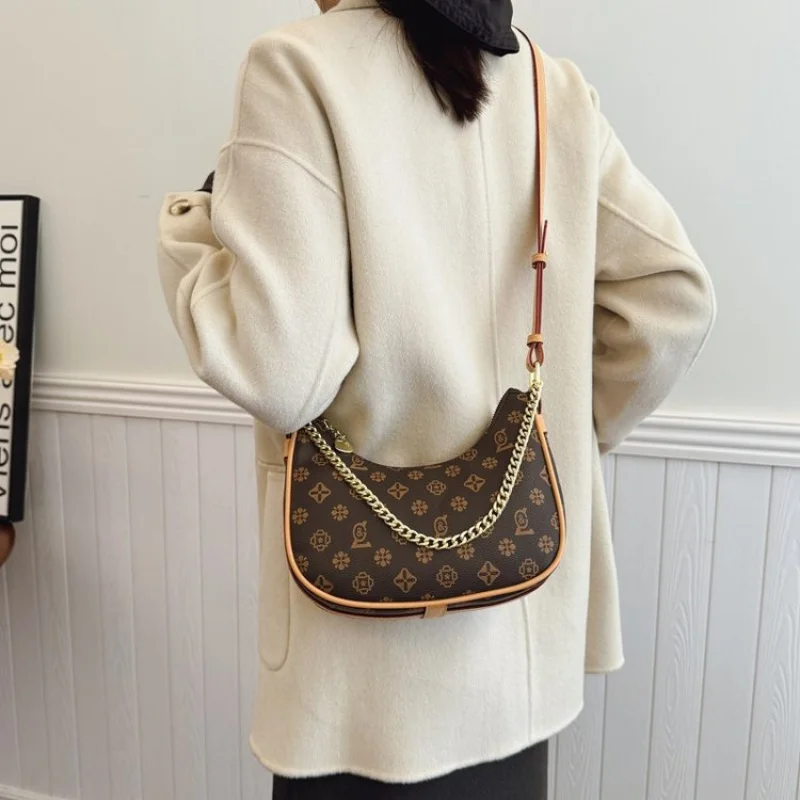 

Luxury Women's Shoulder Bag Crafted From Premium Leather Boasting High-End Paris Sleek Vintage Daily Look​