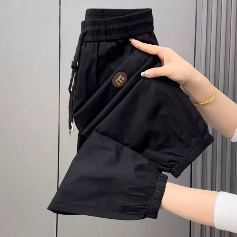 

Men's Summer Thin Ice Silk Casual Pants Breathable Qui Dry Workwear Loose Fit Trousers Comfortable Lightweight Polyester