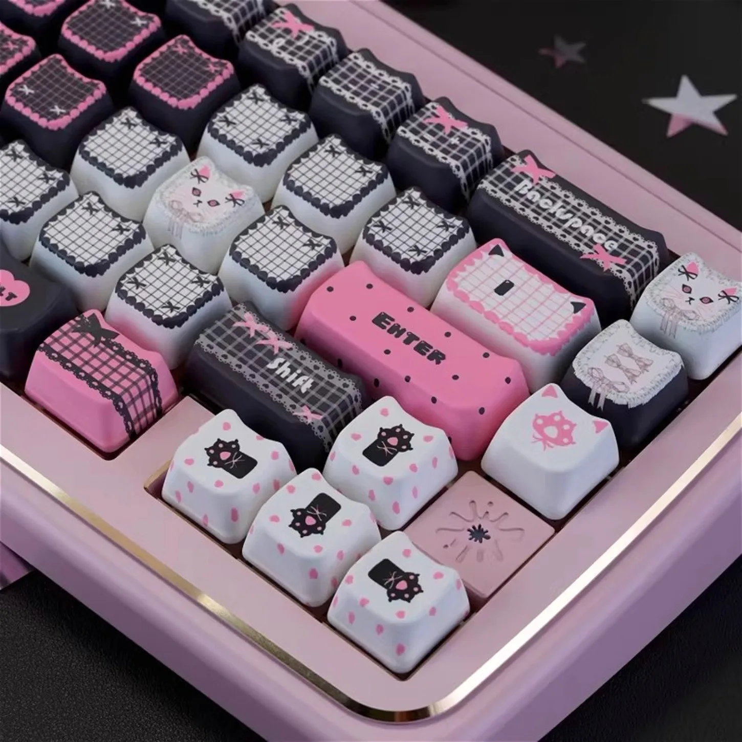 

Lace Cat Themed MOA Keycap with 130 Key Side Engraving PBT Material Suitable for Sweet and Cool Girls' Cute Keyboard
