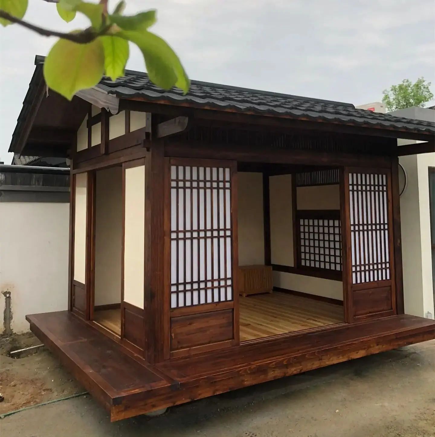 Chinese-style chalet outdoor landscaping gazebo B & B courtyard Japanese-style tea room villa garden installation solid wood hou