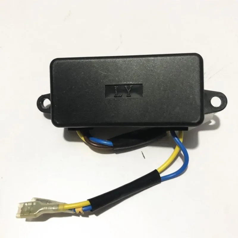 1PCS Voltage Regulator Rectifier Single Phase AVR for 2KW-3KW Gasoline Generator Rectifier 250V 220UF 168F Electric Generator view 4