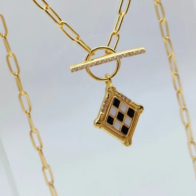 Vintage palace style black and white checkerboard necklace light luxury exquisite pendant party wedding gift women's jewelry