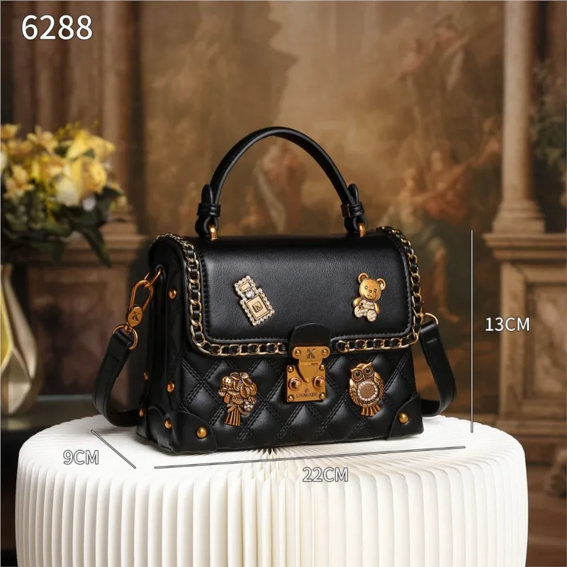 Women's handbag 2026 autumn and winter new fashion light luxury diamond grid badge decoration versatile single shoulder crossbod