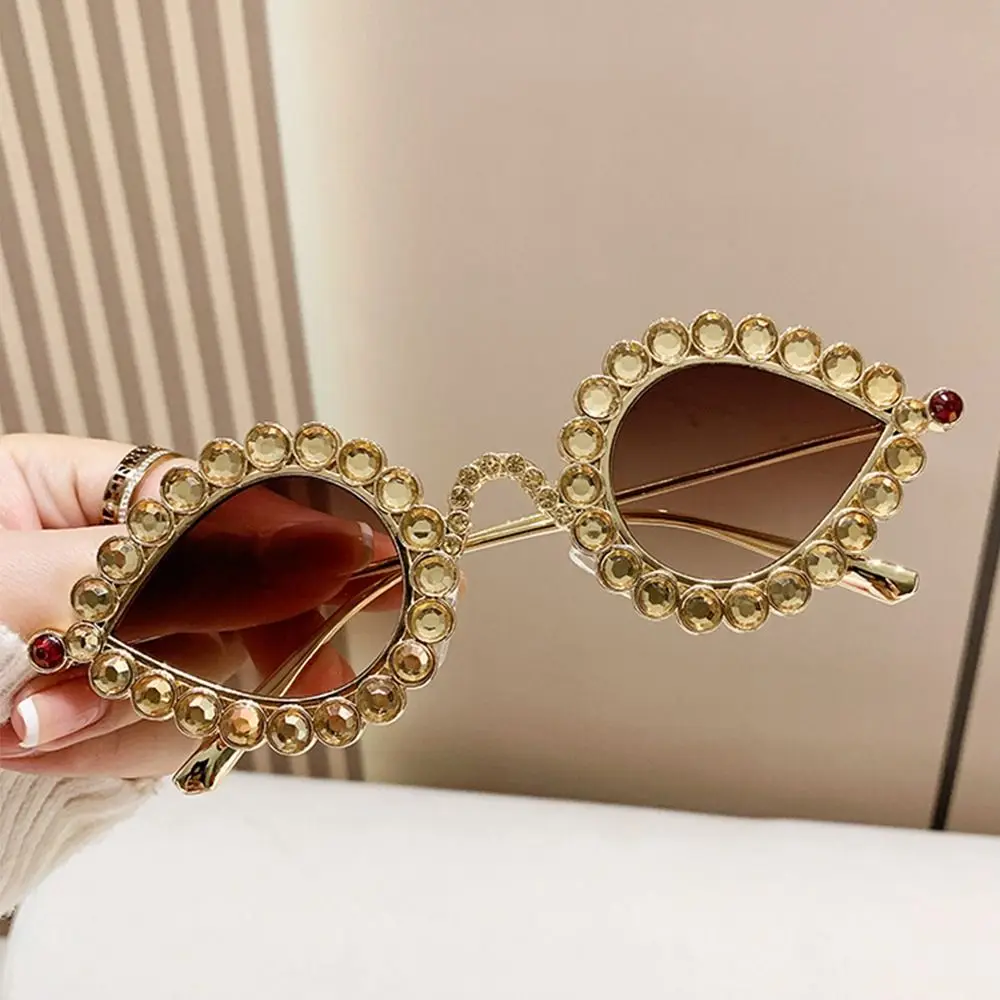 Metal Frame Rhinestone Sunglasses Trendy UV400 Cat Eye Diamond Sun Glasses Y2K Shades for Women