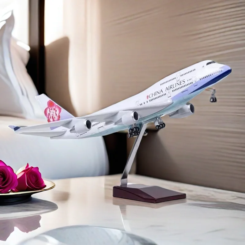 New China Airlines Mock-up aircraft With wheels Can Be disassembled Civil Aviation Passenger plane Arts and crafts Collectibles