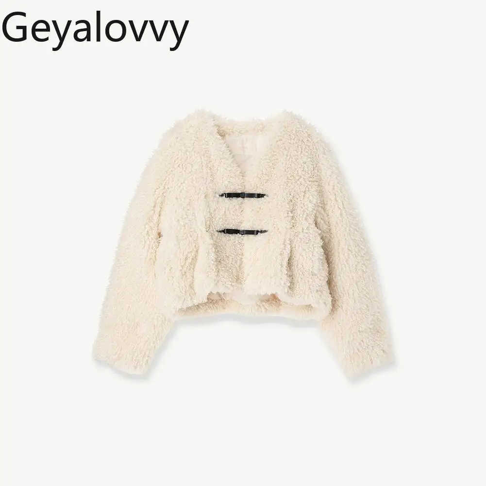 

Милая плюшевая короткая куртка в японском стиле для девочек с бантом и украшением на груди, зимняя новая универсальная шуба из искусственного меха с v-образным вырезом
