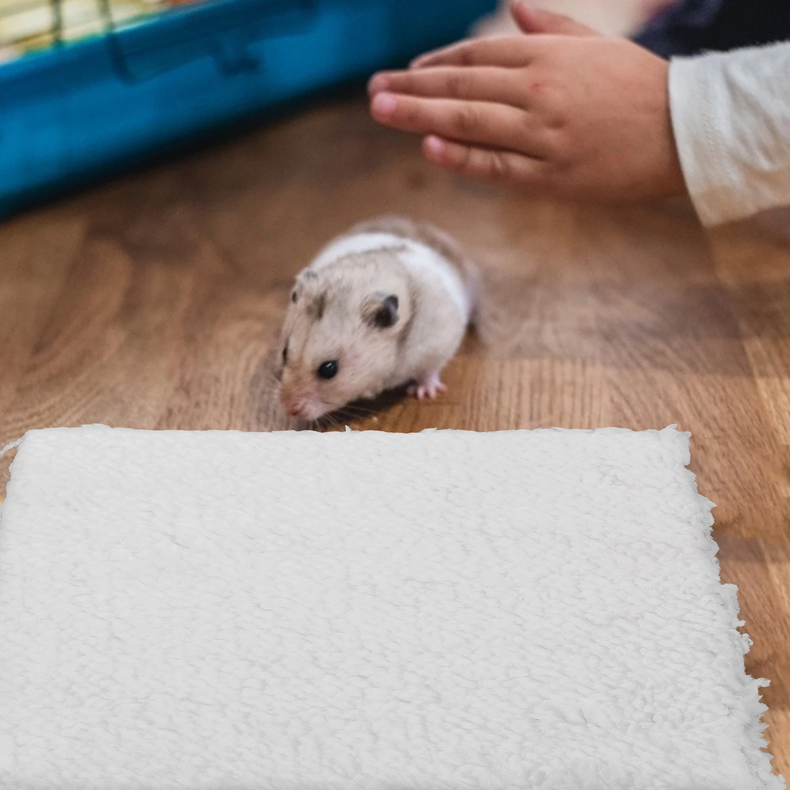 

4 Pcs Bird Nest Pad Fluff Cushion for Hamster Parrot Guinea Pig Warm Comfortable Pet Winter Supply Portable