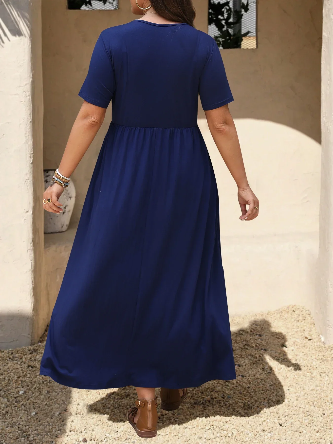 Plus-Size Damen Einfarbiges Midikleid V-Ausschnitt Kurzarm Gerafftes Elastisches Gewebe Lässige Lange Kleider für Damen – Detail 10