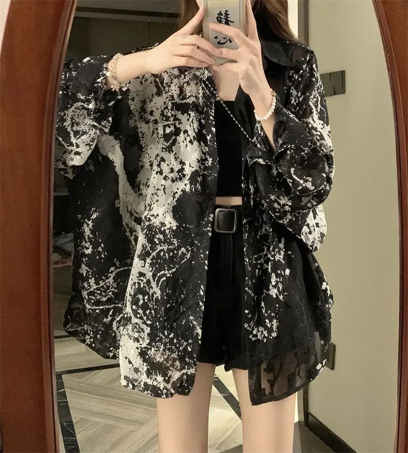 Large Size Chubby MM Ink Printed Chiffon Sunscreen Shirt 300 Pounds Summer Retro Loose Long Sleeved Top Jacket for Women