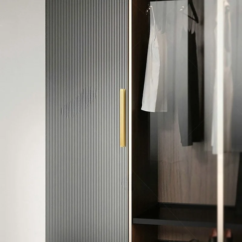 1 ชิ้นแนวตั้งการออกแบบทองเหลืองเฟอร์นิเจอร์ตู้ครัวตู้ลิ้นชักดึงตกแต่งบ้านตู้ฮาร์ดแวร์