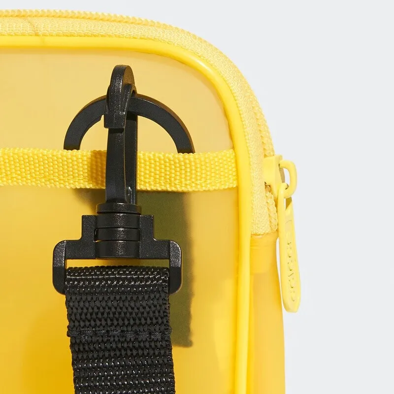 아디다스 네오 플레이풀 파우치, 도시 탐험 및 레저 활동을 위한 생기 있고 견고함