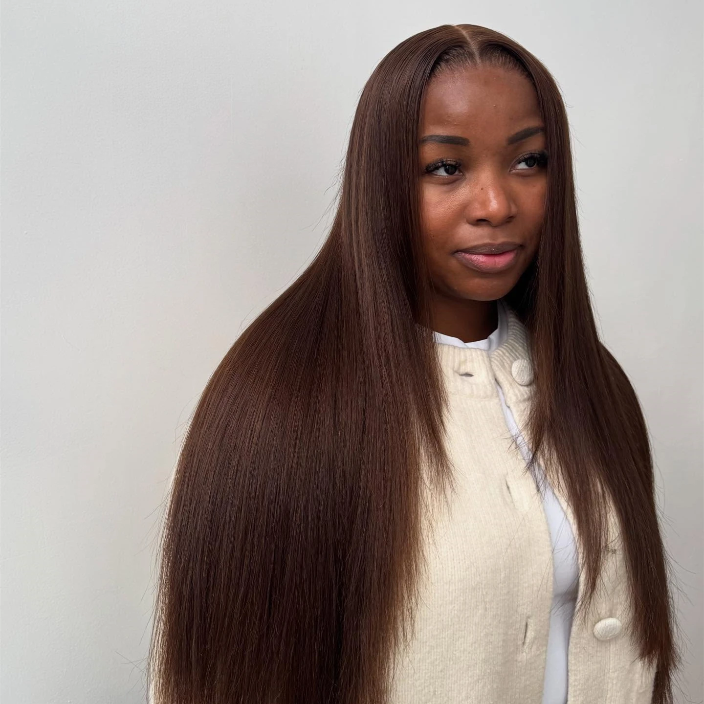 

13x4 Парики фронта шнурка Шоколадно-коричневые прямые 13x6 Прозрачные парики фронтальной части шнурка Предварительно выщипанные бразильские волосы Парики из 100% человеческих волос