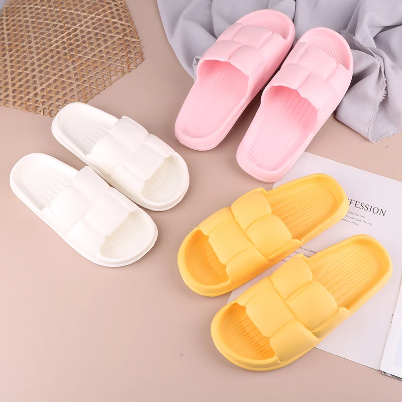 2024 Men Women Soft Sole Cloud Slippers Thick Platform Indoor Outdoor Beach Sandals Summer EVA Non Slip