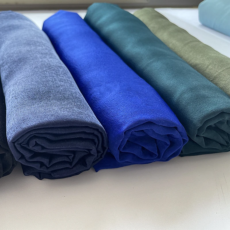 16 Farben Damen Samt Winterschal Medina Seidenähnlicher Hijab Zweiseitiger Schal Luxus Markendesigner Bufandas – Detail 7