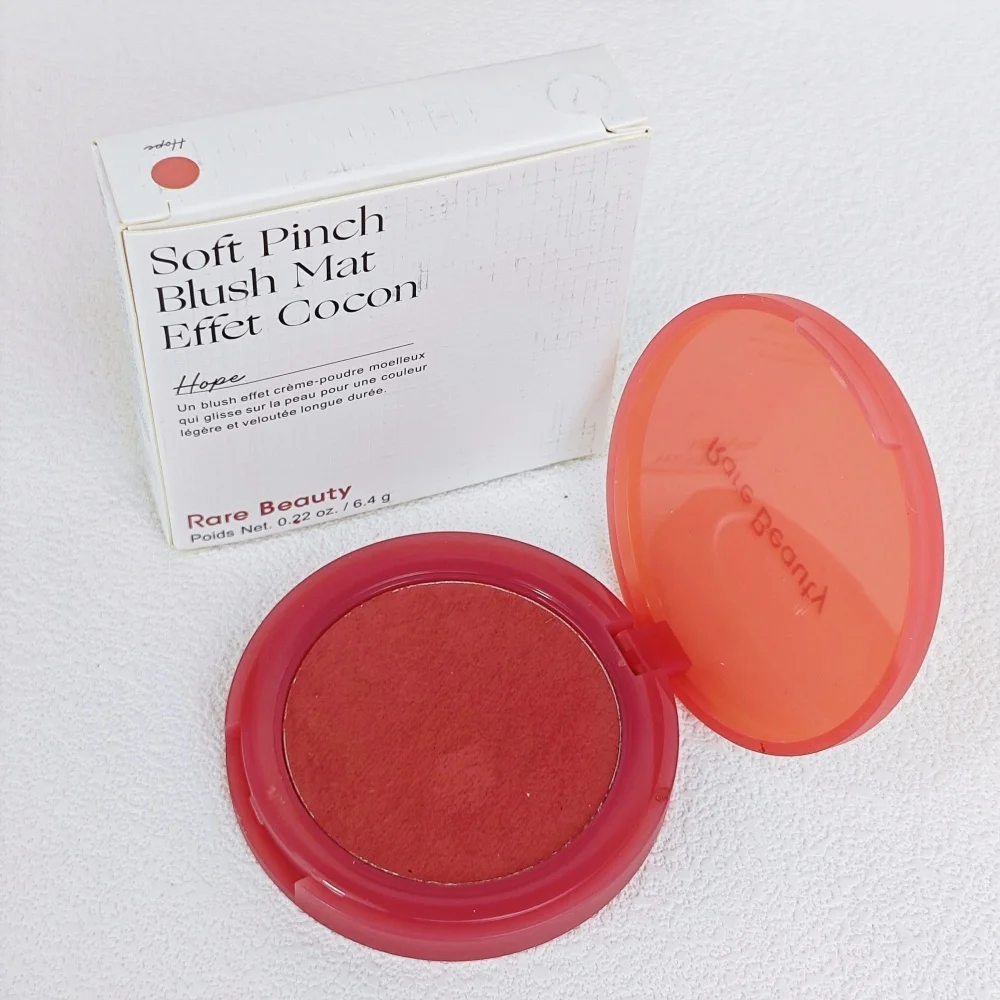 Rare Beauty Soft Pinch Liquid Blush Seidig und gleitet auf reibungslos, langanhaltendes, pralles Make-up Hope Love Virtue Happy Wonder Worth
