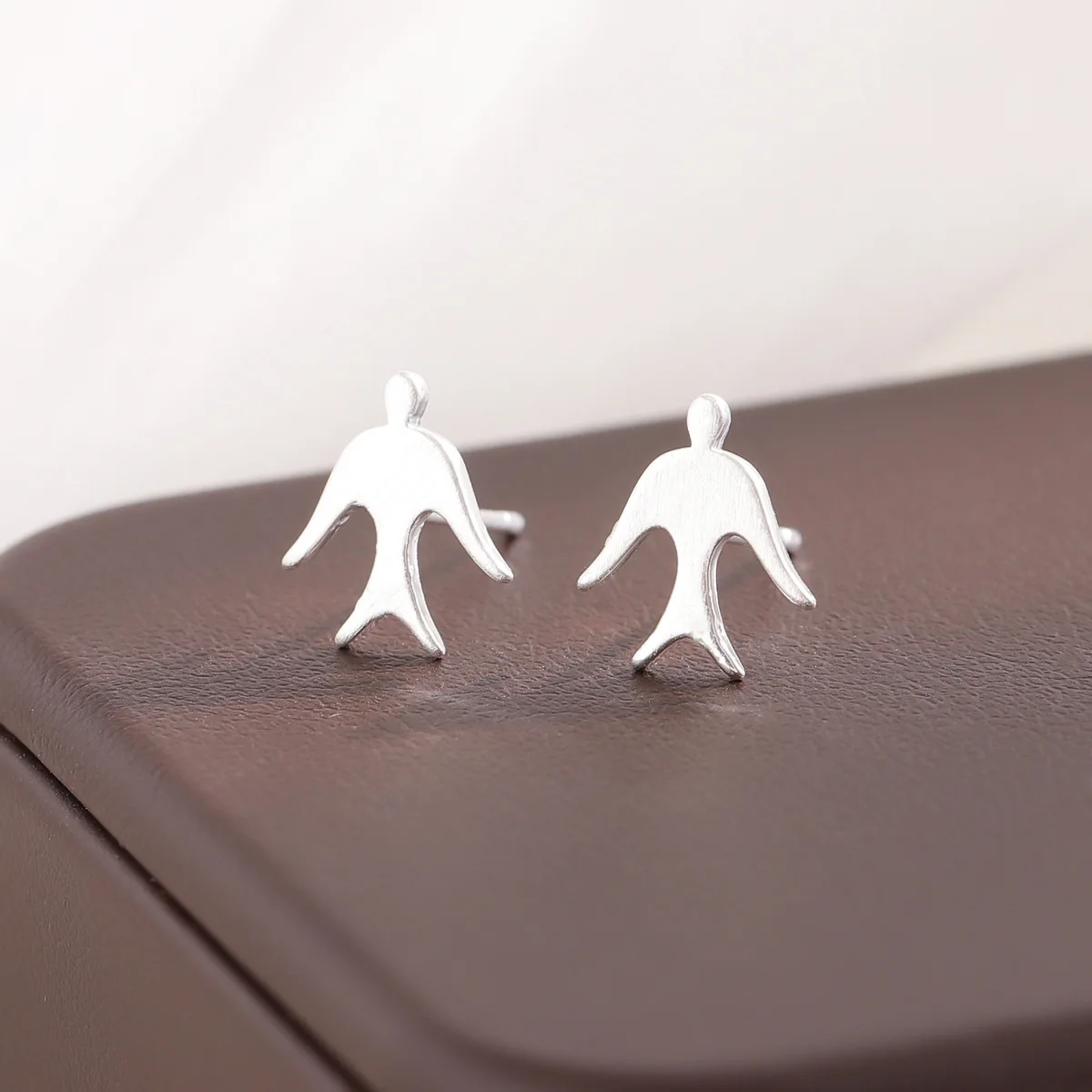 New Fashion Jewelry Small Fresh Simple 925 Sterling Silver Cute Little Swallow Bird Exquisite Female Stud Earrings   E251