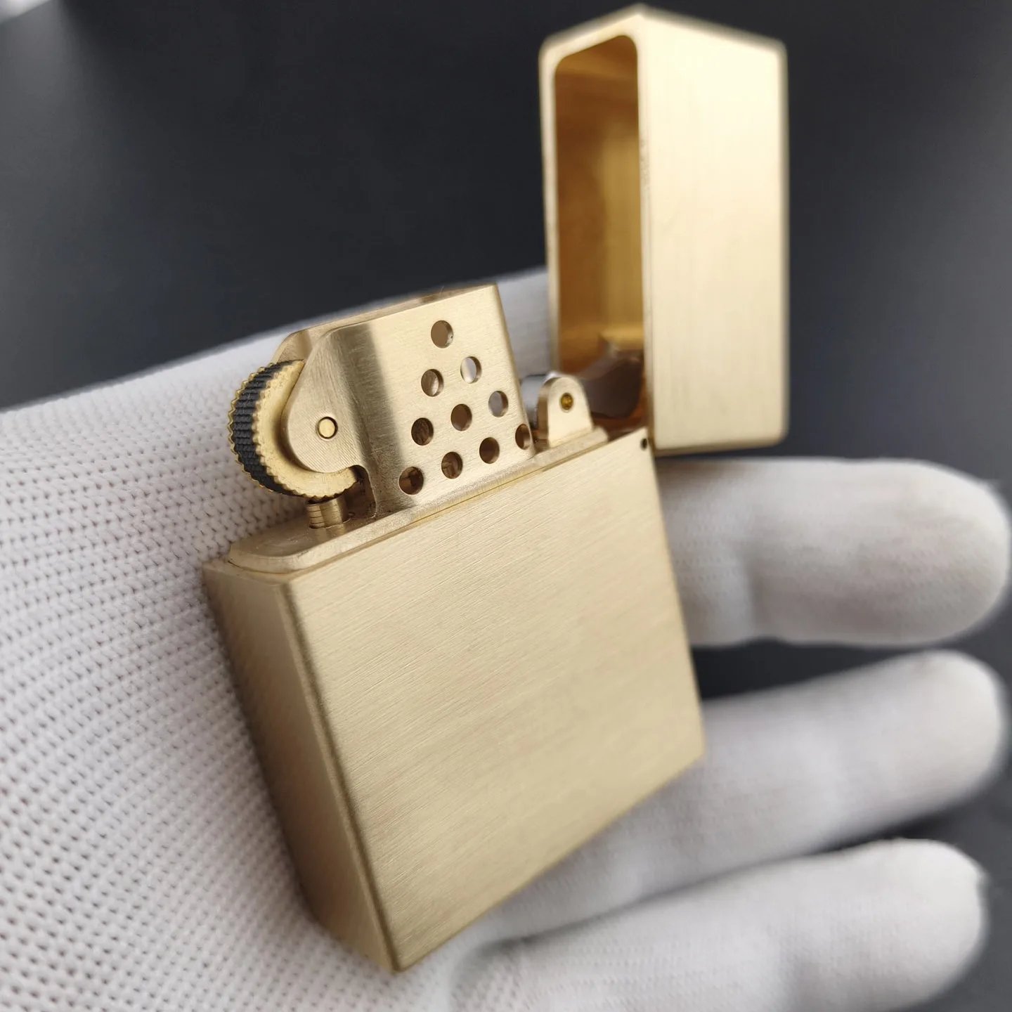 2027 New ZORRO 852 Brass Kerosine Lighter, Personalized Creative Heavy Armor Retro Wheel Lighter, Smoking Accessories
