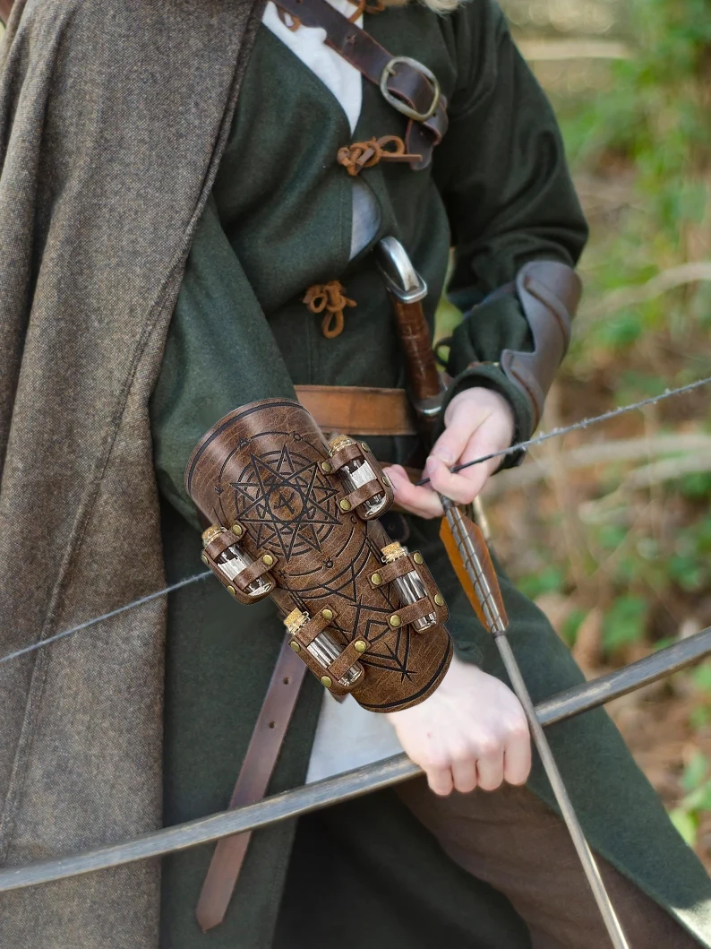 Polsino medievale da uomo Cosplay Fiala Guanto di bracciali Guanto di bracciali per uomo Cosplay Polsino in PU Accessorio per prestazioni teatrali ﻿