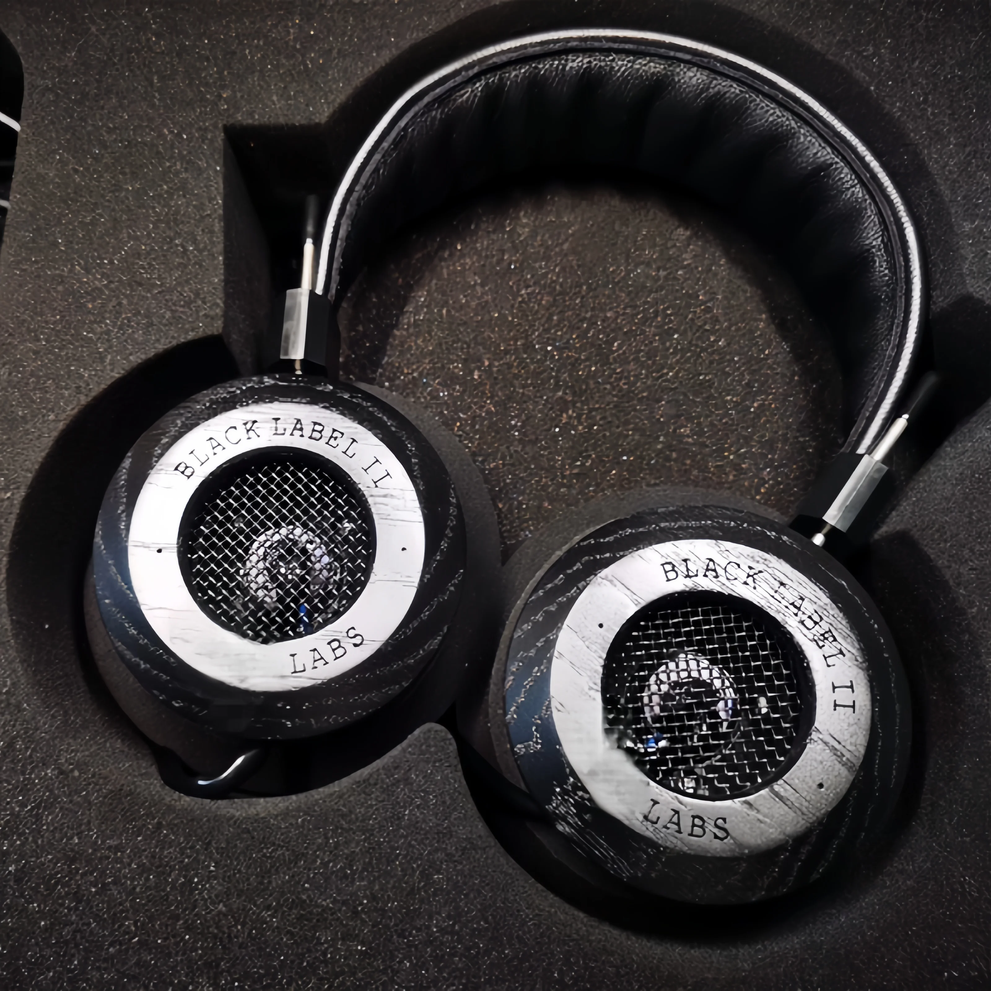 

Geekyaudio Dreams Black Lable II Music HIFI Monitor Studio Stereo Bass Audiophiles Musician Headphone Earphones（GRADO-mod）