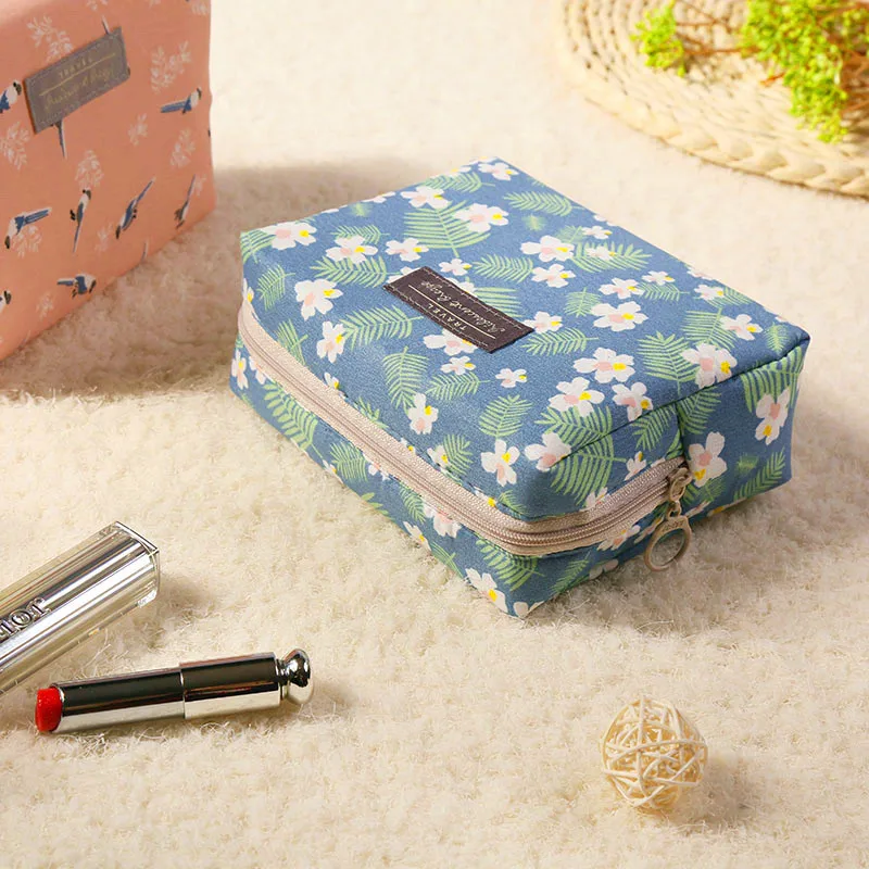 New Cosmetic Storage Bag Cute Mini Portable Carry-on Girls Toiletry Storage Bag Travel Beauty Organizer Flower Purse Makeup Bags