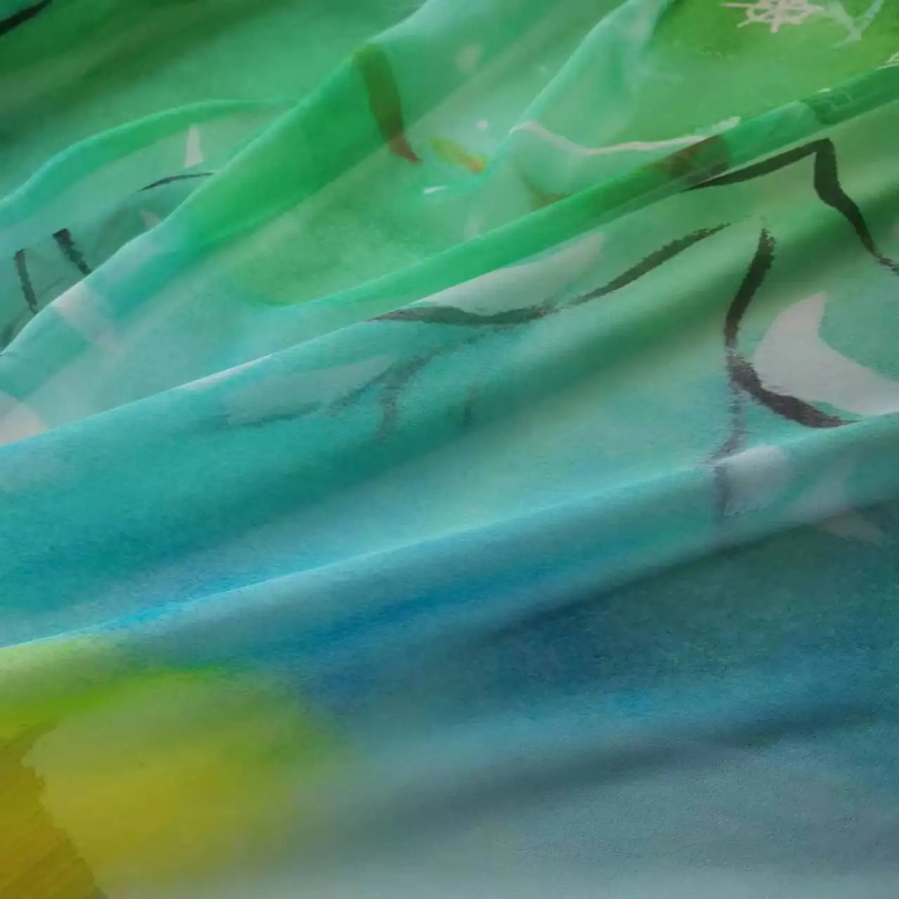 New Fashion 100% Silk Georgette on Sale 8mm Ethnic Printed Qualified Breathable Sewing Fabric