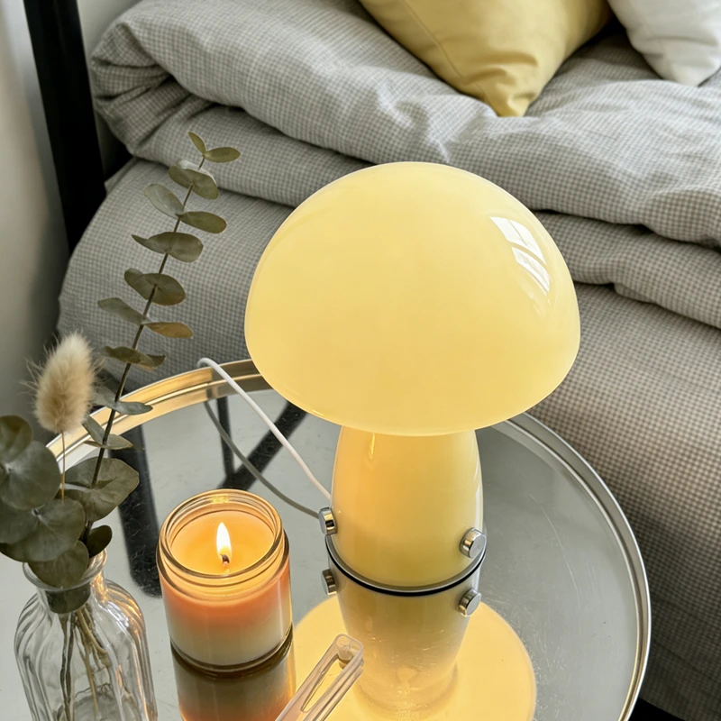 Lampe de Table champignon nordique Vintage à haut niveau d'apparence, lumière ambiante pour filles, prise de chevet de chambre à coucher, lecture créative de nuit