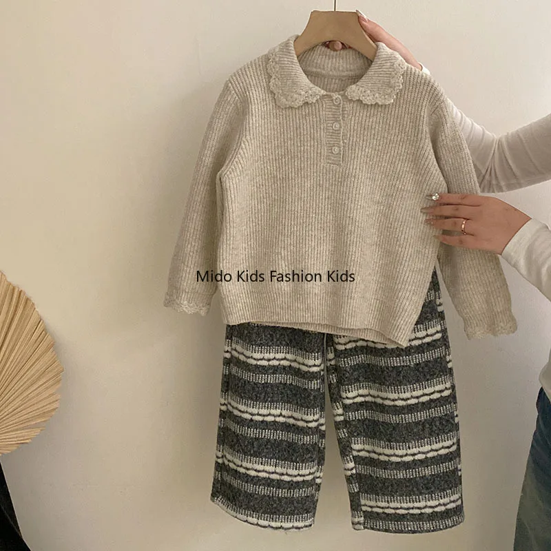 Girls' Korean Style Autumn/Winter New Arrival Lace Collar Wool-Blend Sweater with Stripes and Fleece Lining - Fashionable