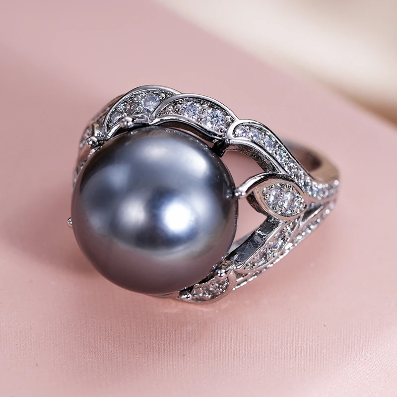Huitan Punk Ring with Grey Imitation Pearl Modern Bright Engagement Jewelry for Women Noble Opulent Finger Accessory for Party