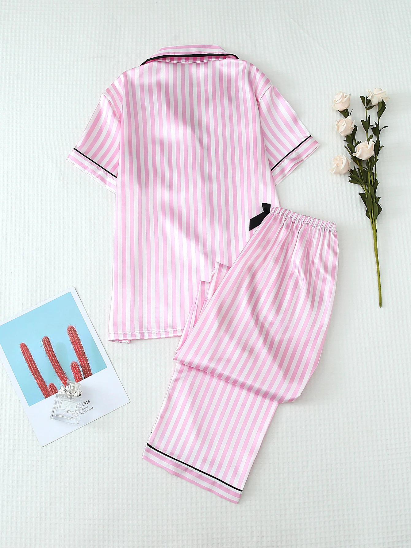Two-Piece Satin Striped Lapel Button-Down Short-Sleeve Top with Pockets and Bow-Tie Pants Spring/Summer Women's Pajamas Loungewear Set Suitable for Home Use
