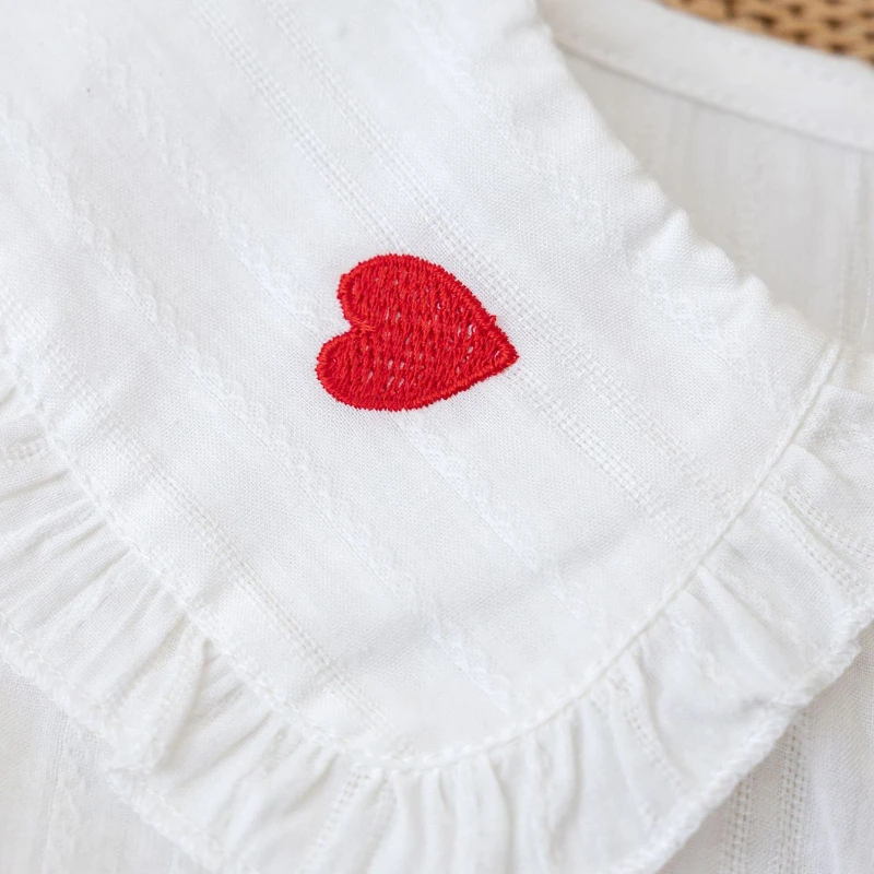 E-BAIHUI Doll Collar Shirts Children\'s White Cuffed Heart Embroidered ShirtSpring/Summer Solid Color Long Sleeved Fashion Top