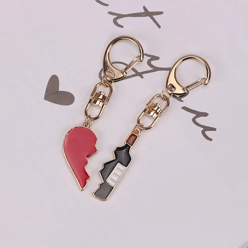 Love and Wine Bottles Key Chain Women Heart Shaped Alloy Pendant BFF Friendship Charm Jewelry Car Backpack Accessories 2024