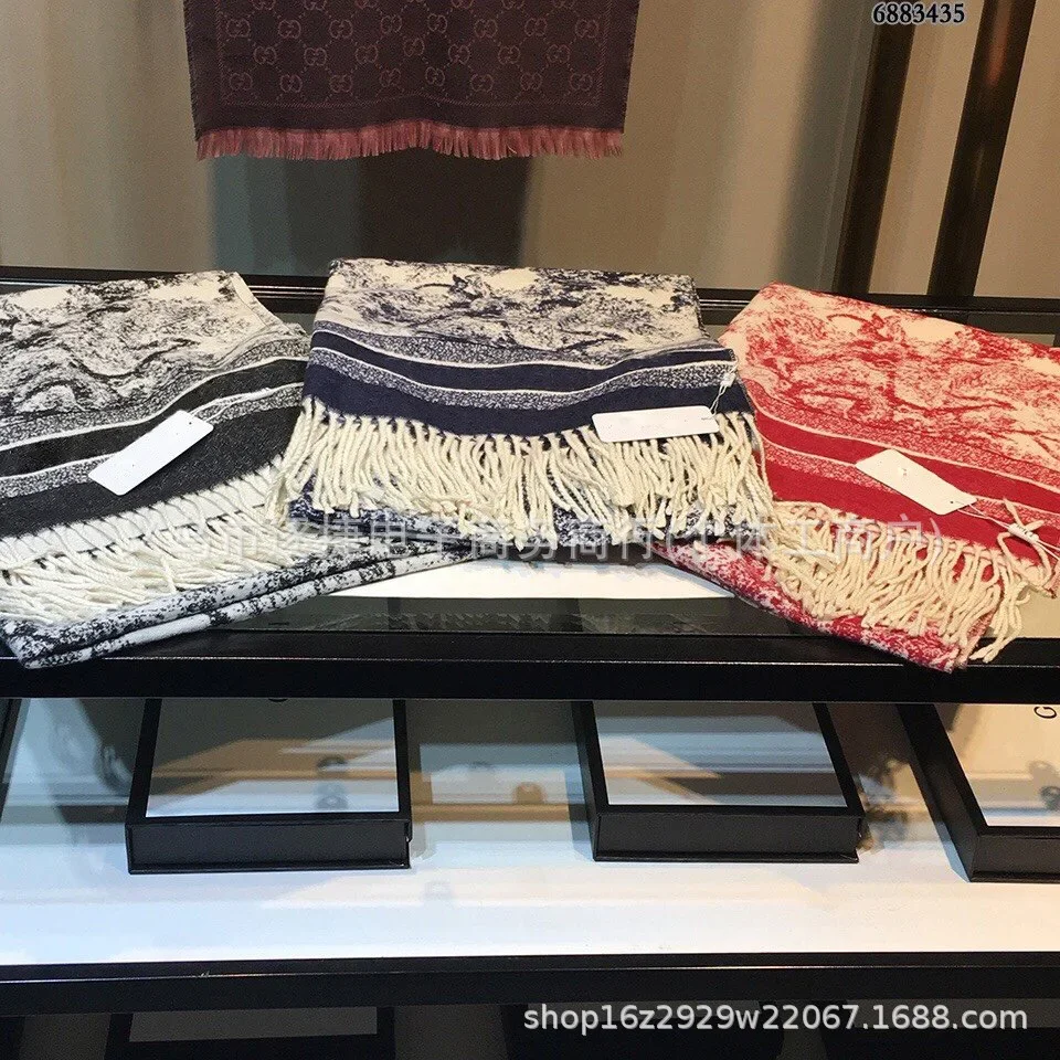 خريف شتاء نمط جديد كبير المشاهير الطفل يانغ يينغ الحيوان طلاء حبر شرابة المرأة وشاح شال الدفء الصيف الصين