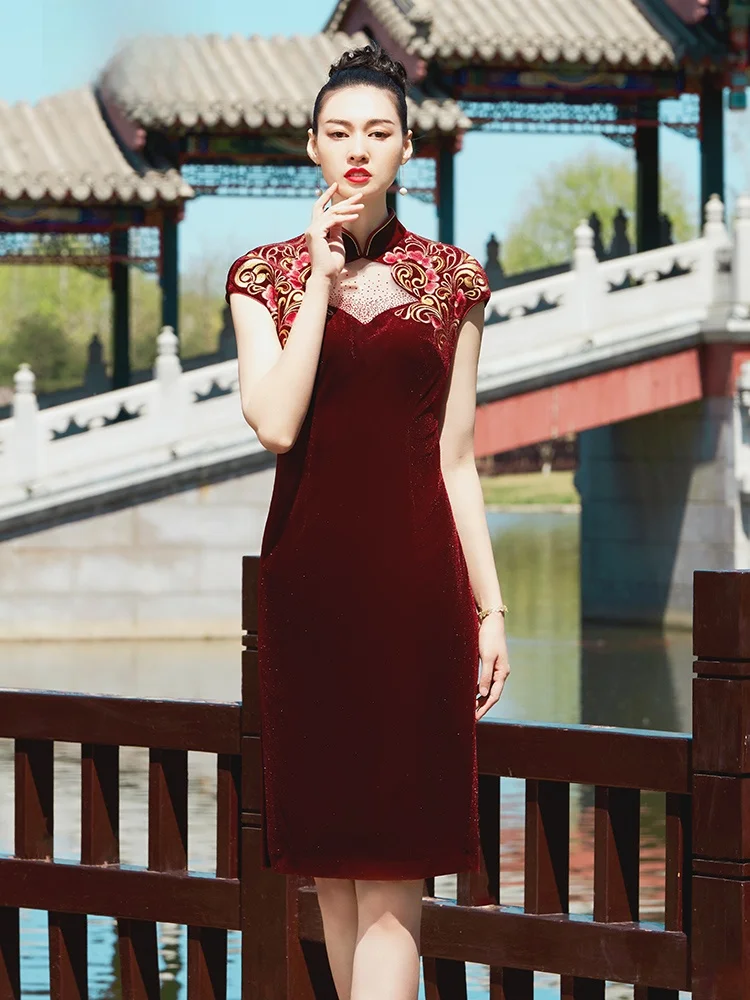 

Retro Velvet Qipao Dr Embroidered Elastic Silk Velvet New Ele Lady's Ball Gown Mother of the Bride Dr ort Sve