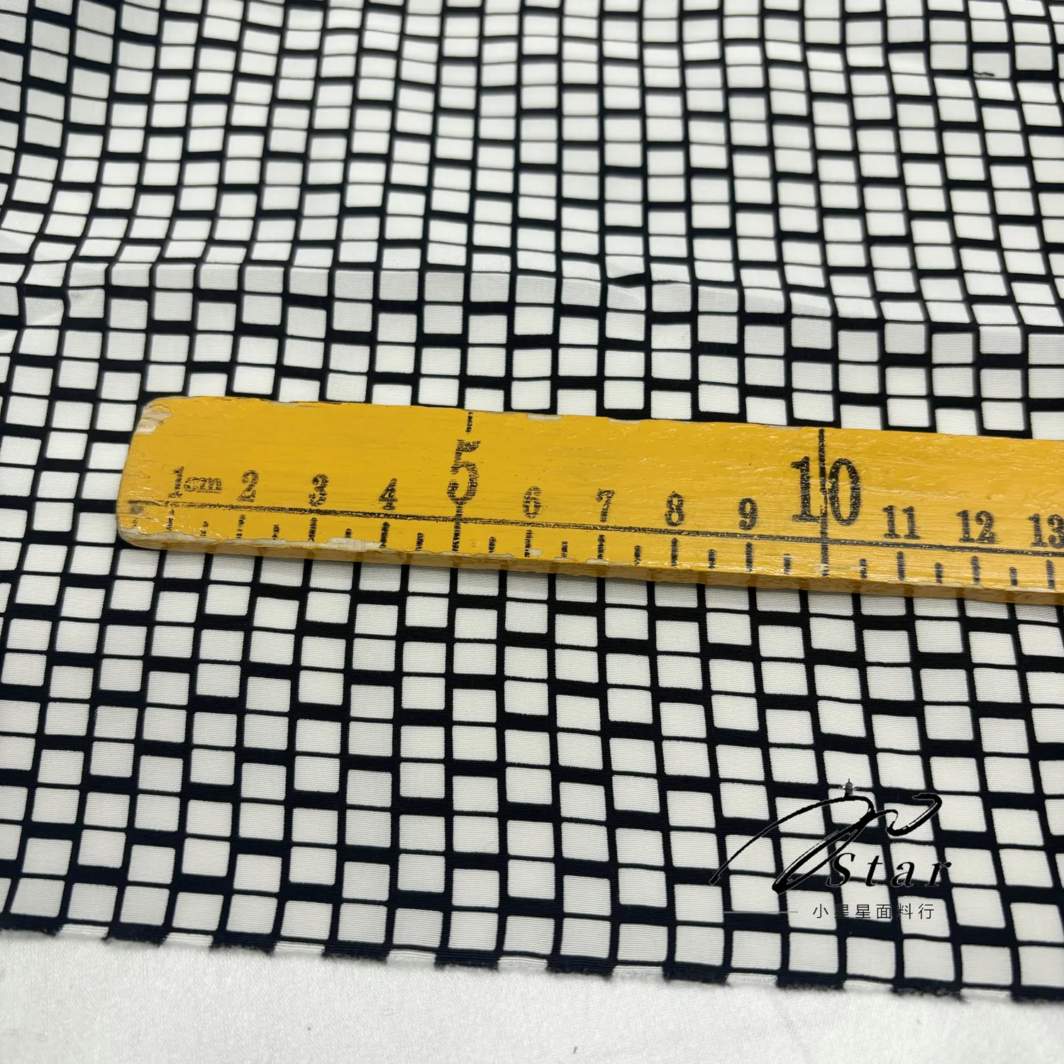 White Plaid Silk Crepe De Chine Fabric Silkworm Silk Satin Fabric Shirt Dress Spring and Summer New Breathable