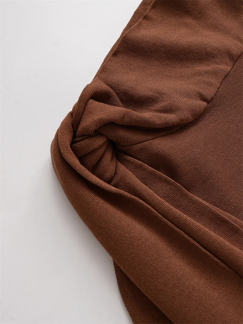 Dames top 2025, herfst nieuwe stijl kameel sjaal met lange mouwen versierd minimalistisch gebreide top casual mode persoonlijkheid veelzijdig