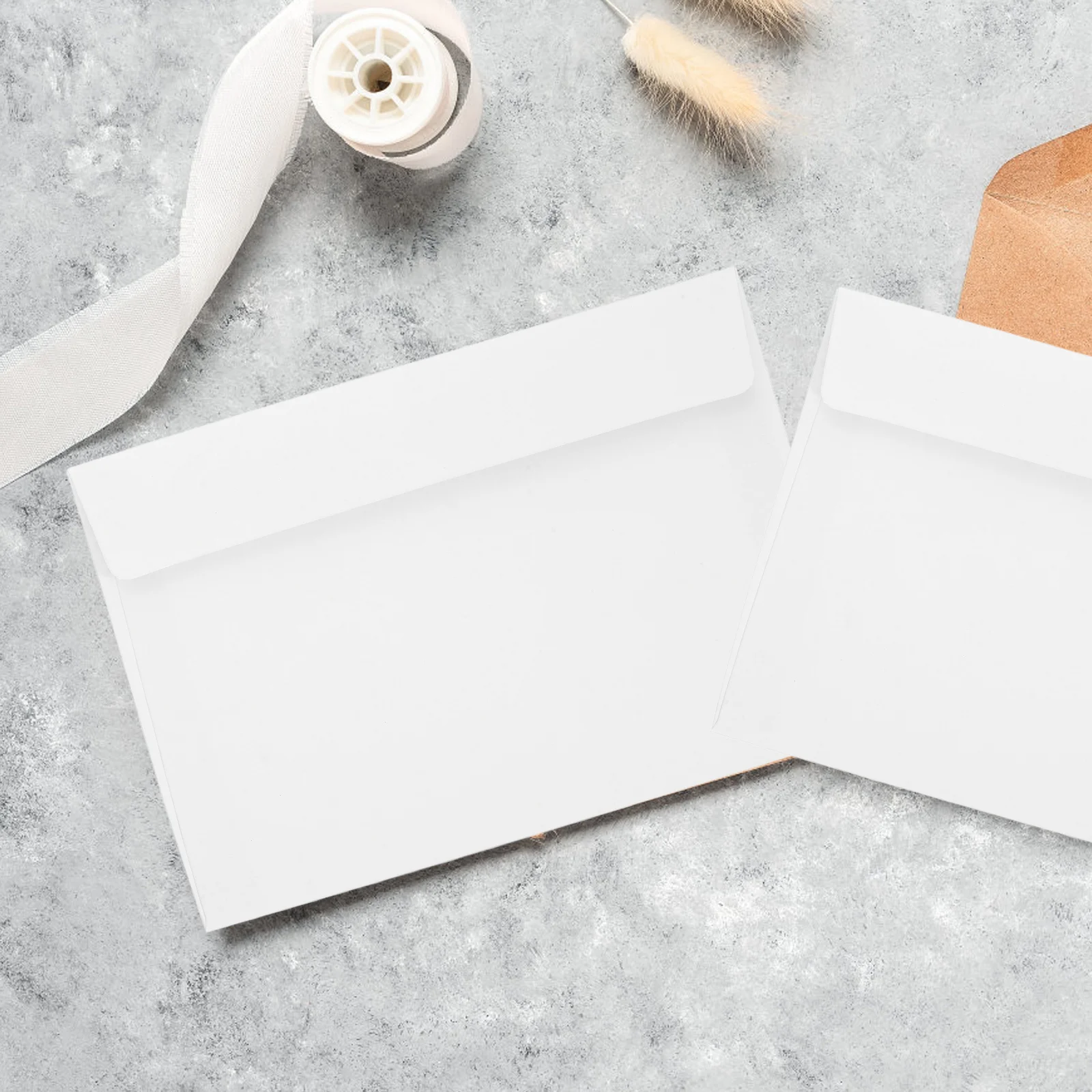 50개 크라프트 봉투 두꺼운 자가 접착 갈색 종이 카드 봉투 결혼식 아기 샤워 초대장 인사 카드용